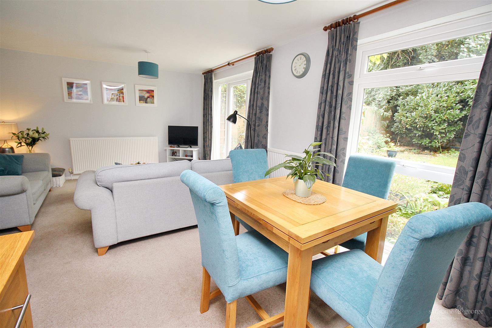 Mackay Close, Calcot, Reading